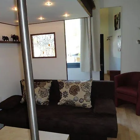 Auf Dem Wolf, St. Jakob Bed & Breakfast Basel